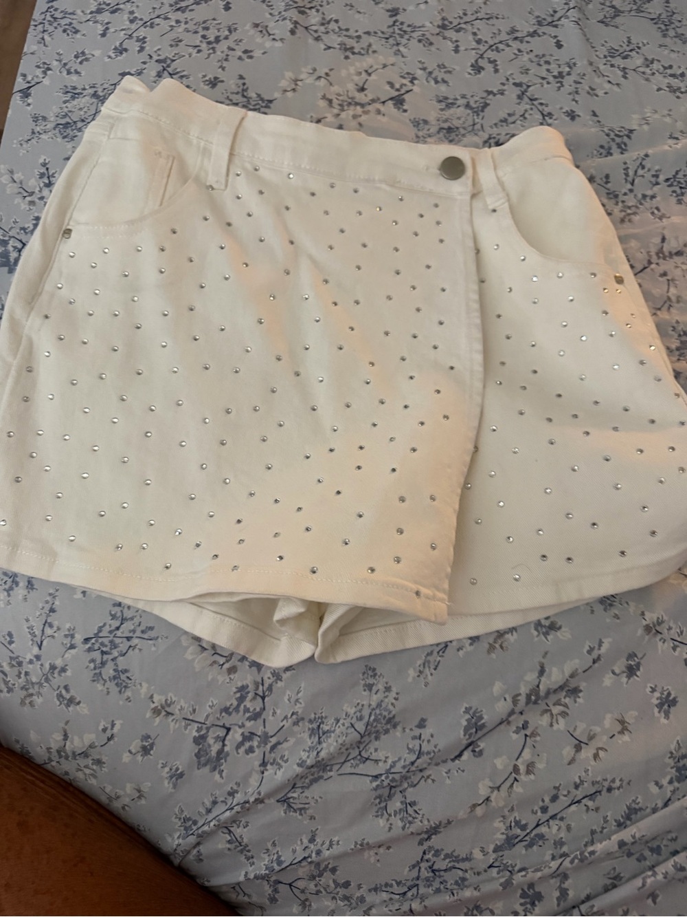 Redial premium denim embellished white collection skort 38/med